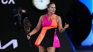 执教英超前25场积分榜：穆帅64分居首，斯洛特60分第二